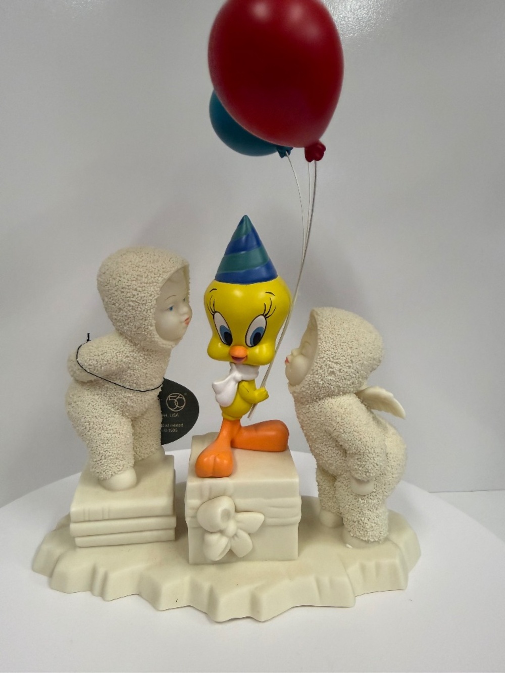 Looney Tunes- Snowbabies- A Kiss- EJ331